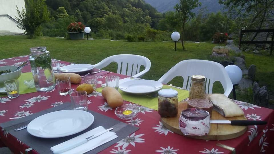 Casa Zizi Villa Crodo Bagian luar foto